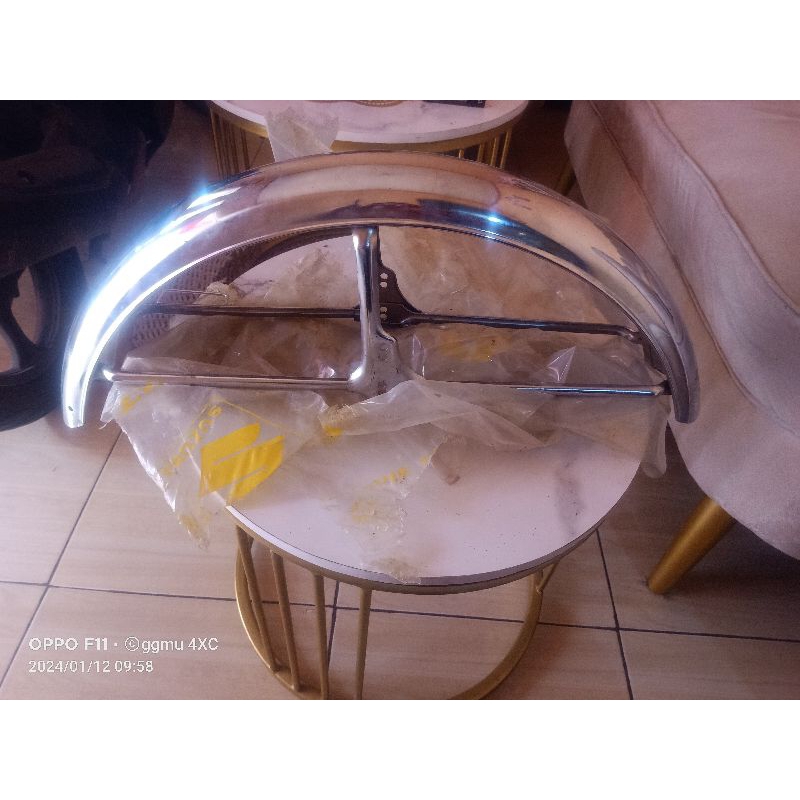 spakbor slebor depan suzuki A 100 a100 tahun tua front fender suzuki a100