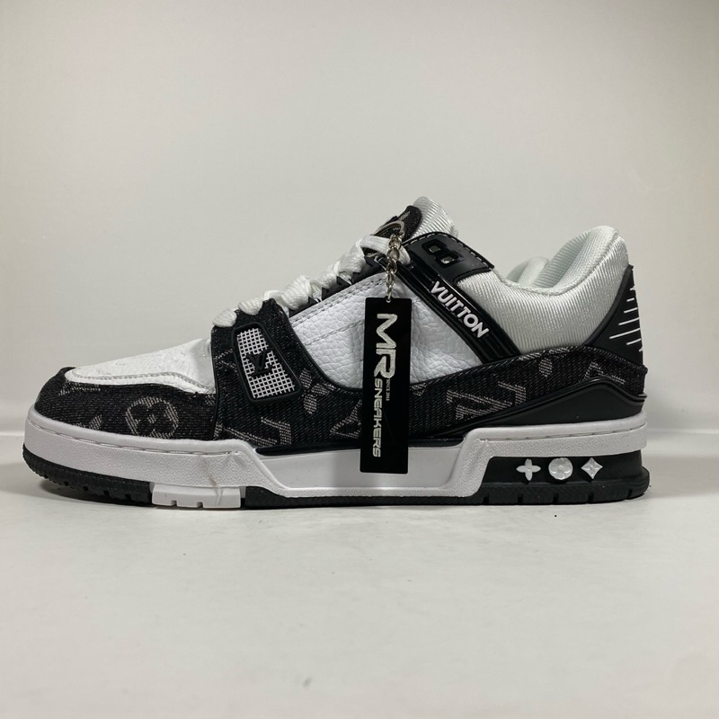 Sepatu LV Louis Vuitton Trainer White Black