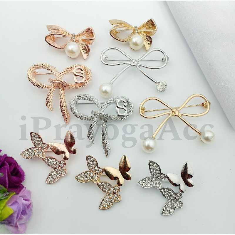 Brooch Mikey|Bros Disney X Buttonscarves