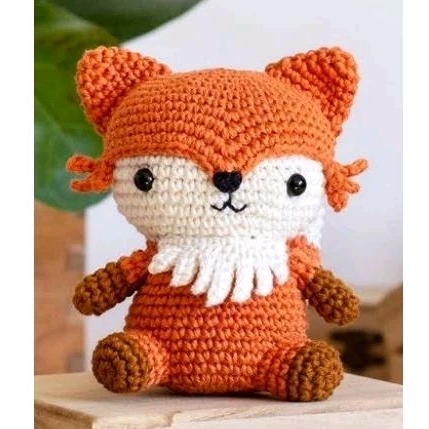 Boneka Rajut Serigala Kecil