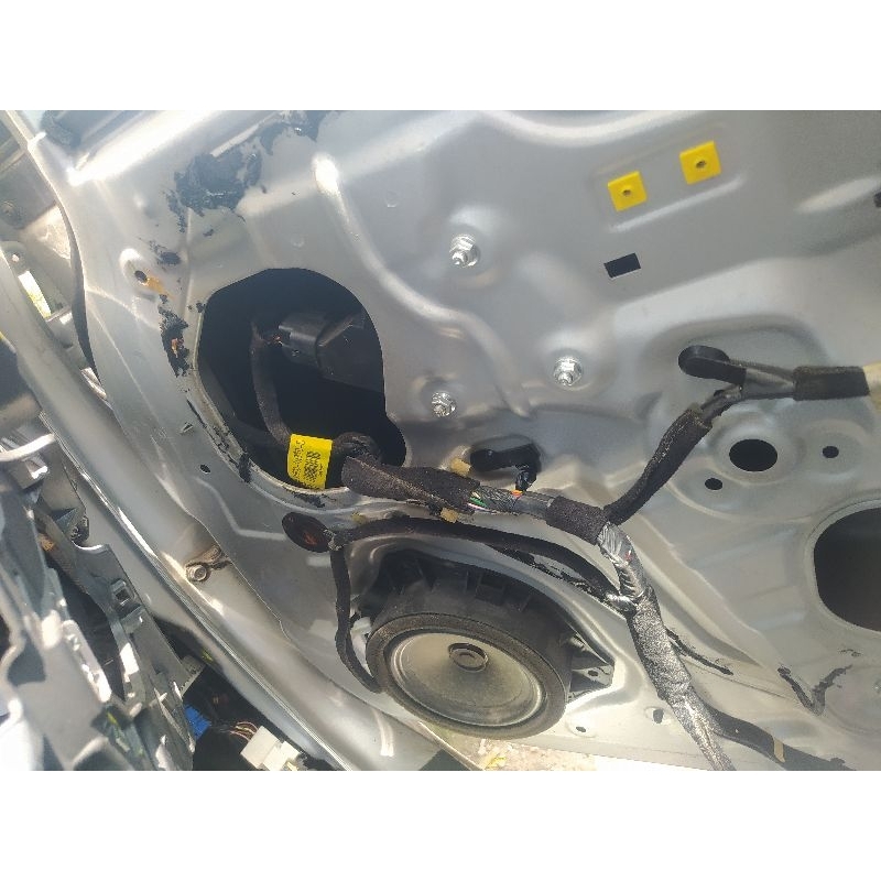 power window depan kanan kia rio