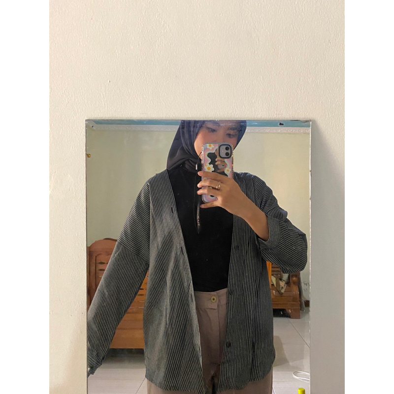 [PRELOVED] ATASAN / KEMEJA / OUTER WANITA MOTIF LURIK