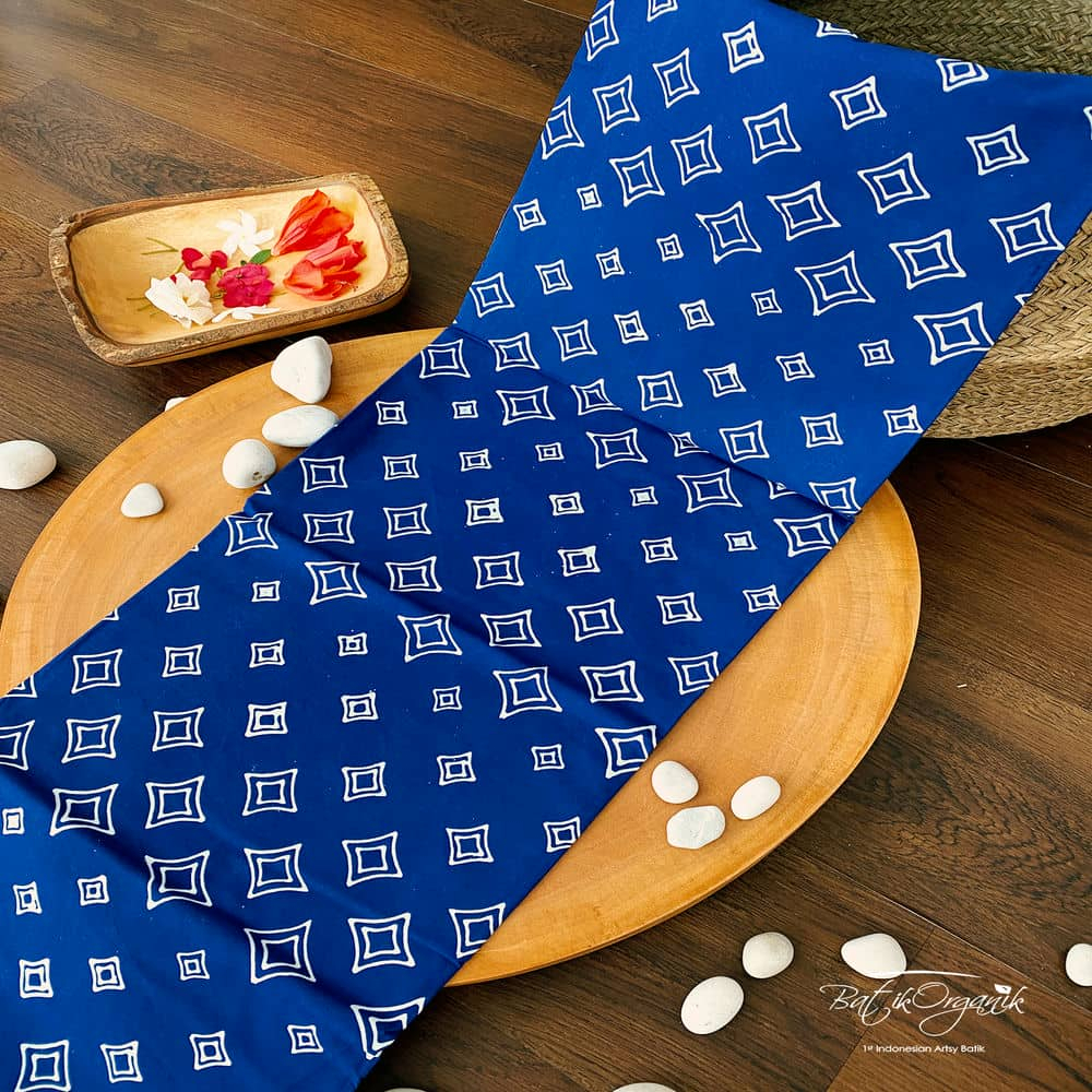 Kain Batik Katun Warna Biru Elektrik 2