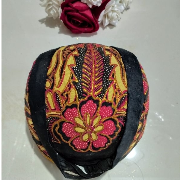 Blangkon SUNDA bunga merah