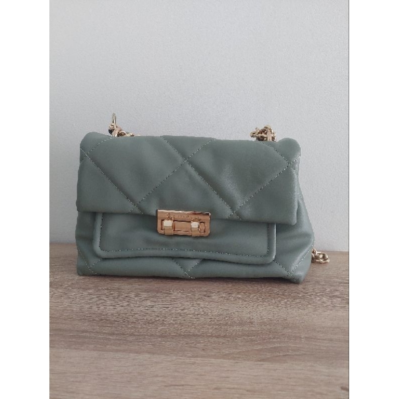 Tas heylocal boston preloved