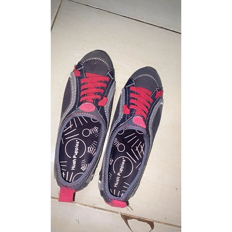 hush puppies qualify sneakers