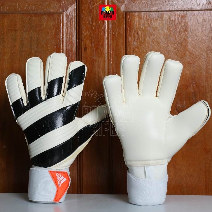 ADIDAS SOCCER CLASSIC PRO WHITE/BLACK ( SKU : BR 260) Sarung Tangan Kiper