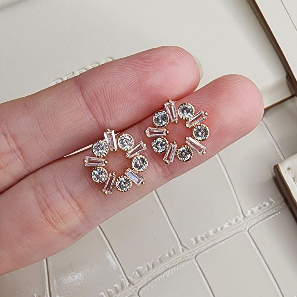 Anting Geo Anting Dewasa Emas Muda 0.5 Gram