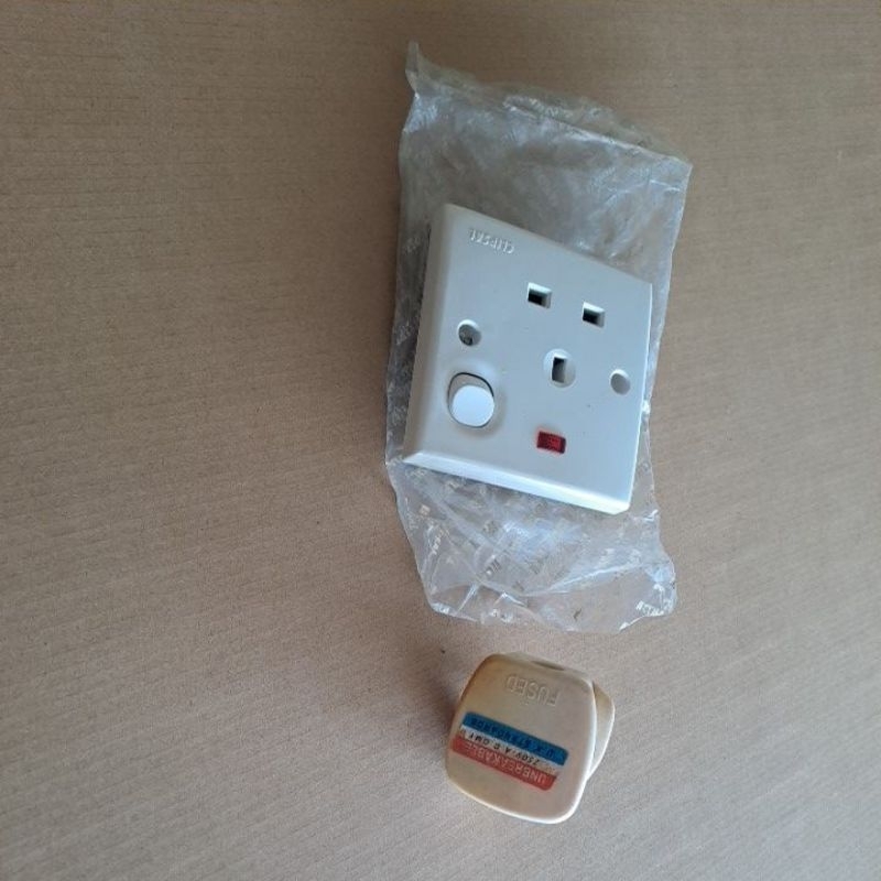 stop kontak 3 kaki saklar clipsal bonus steker kaki 3 pioline