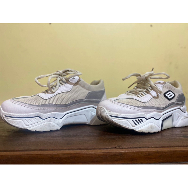 sepatu wanita merk Genny