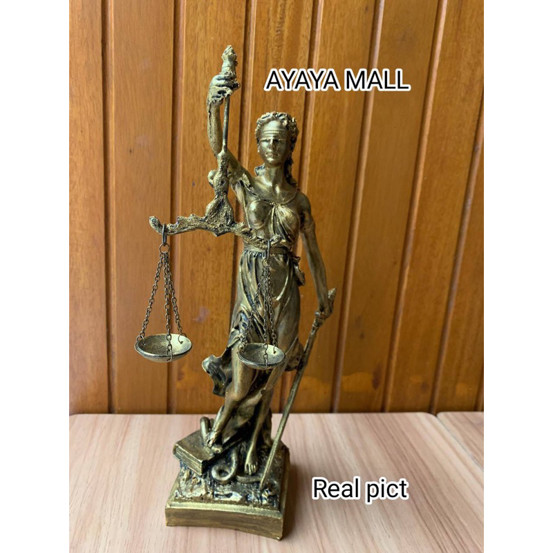 Patung Dewi Keadilan