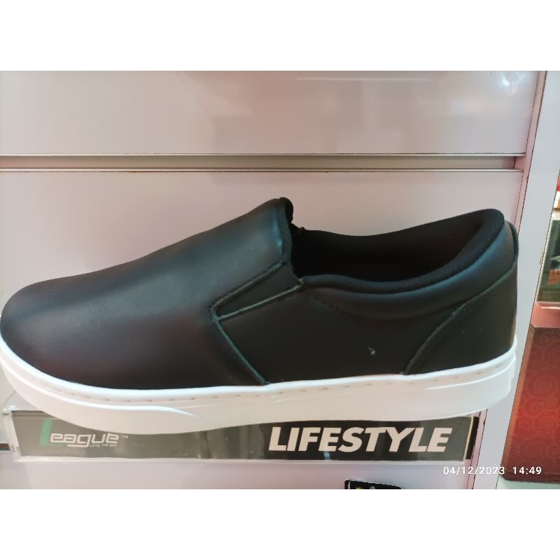 SEPATU LEAGUE LIFESTYLE SLIP ON ORDINARY U HITAM ORIGINAL PRIA WANITA PROMO