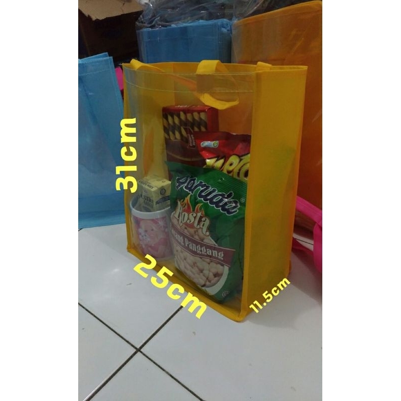 

Tas mika A4, Goodybag ultah, Souvenir spunbond