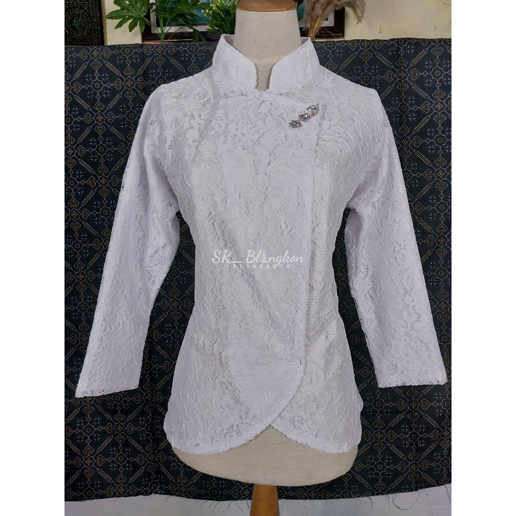 Kebaya Gadis Kretek Putih / Kebaya Janggan / Kebaya Gadis Kretek Brokat