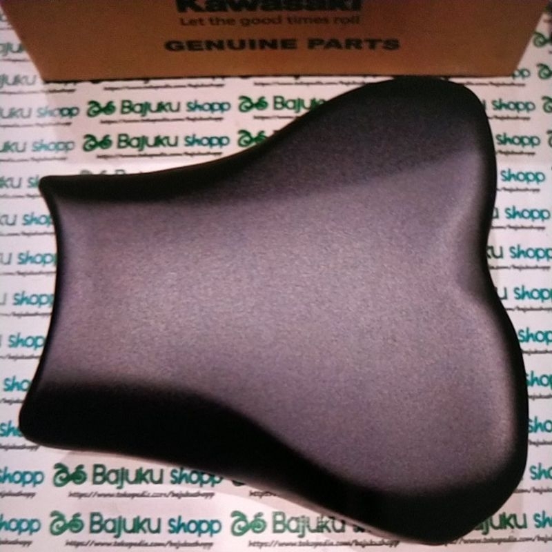 JOK SADEL JOG DEPAN KAWASAKI ZX25R ZX25 R ZX 25R ZX25RR ZX25 RR ZX 25RR ORIGINAL KAWASAKI