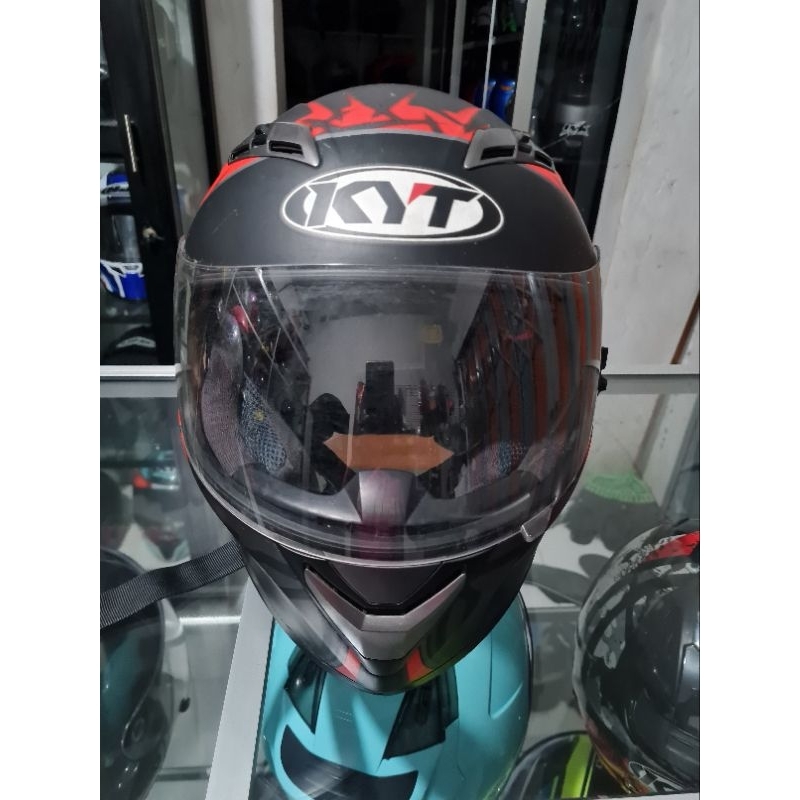 Helm KYT Falcon Spike bekas pakai