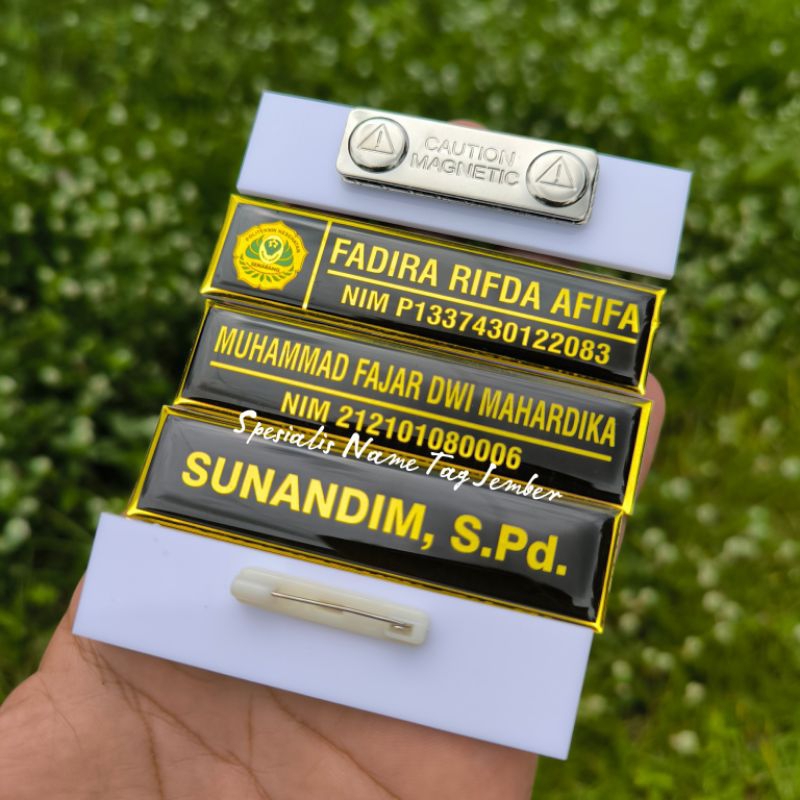 

Name Tag Gold Akrilik Papan Nama Emas Gold Silver Premium Papan Nama Name Tag Nama Dada Warna Gold Emas Akrilik