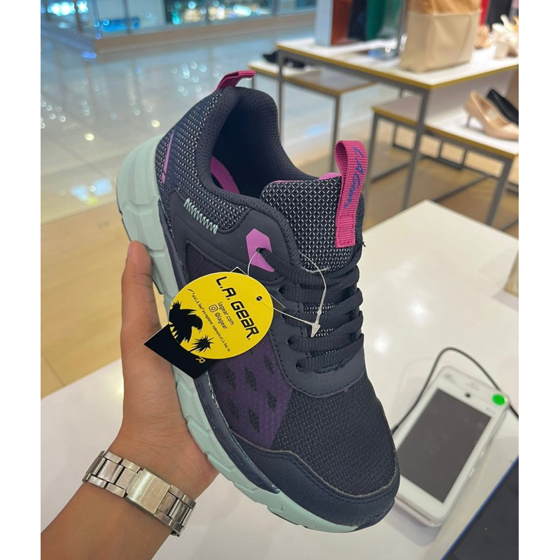 Payless by LA Gear harga normal 599000