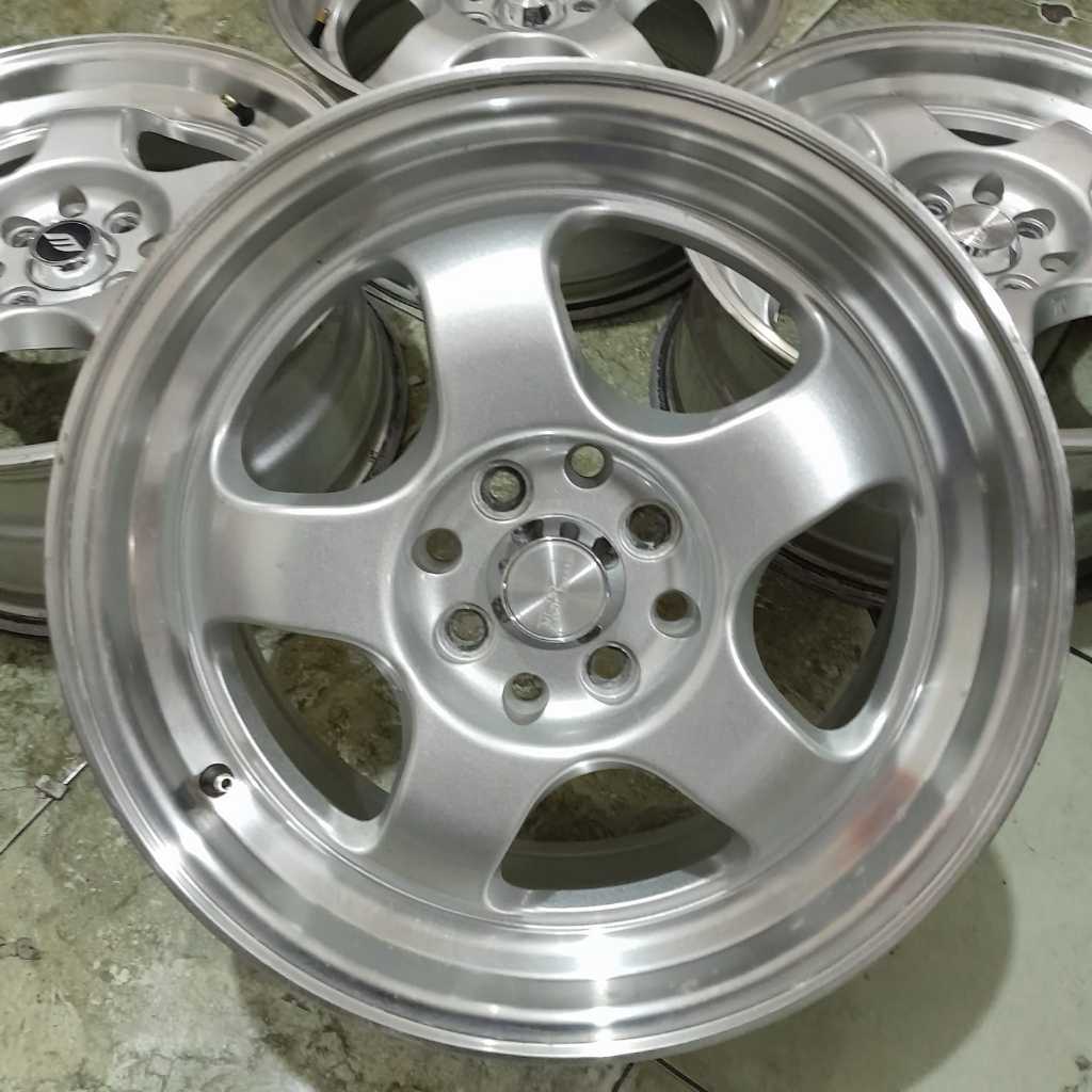 VELG MOBIL BELKAS SEKEN  BAUT 4 BRISKET HSR RING 16 LEBARA 7PCD  4X100-4X114 ET 40 VELG UNTUK MOBIL 