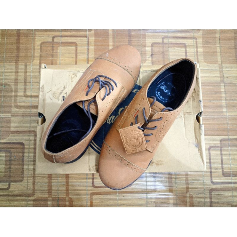 Sepatu Bradleys