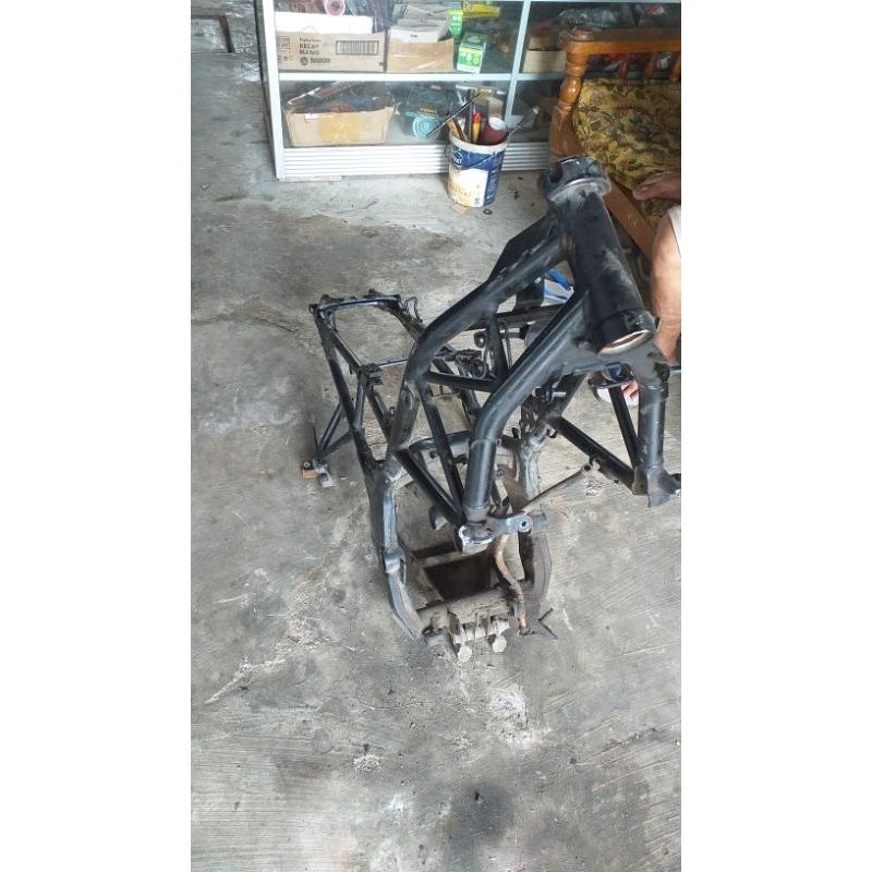 kerangka cb 150 r old