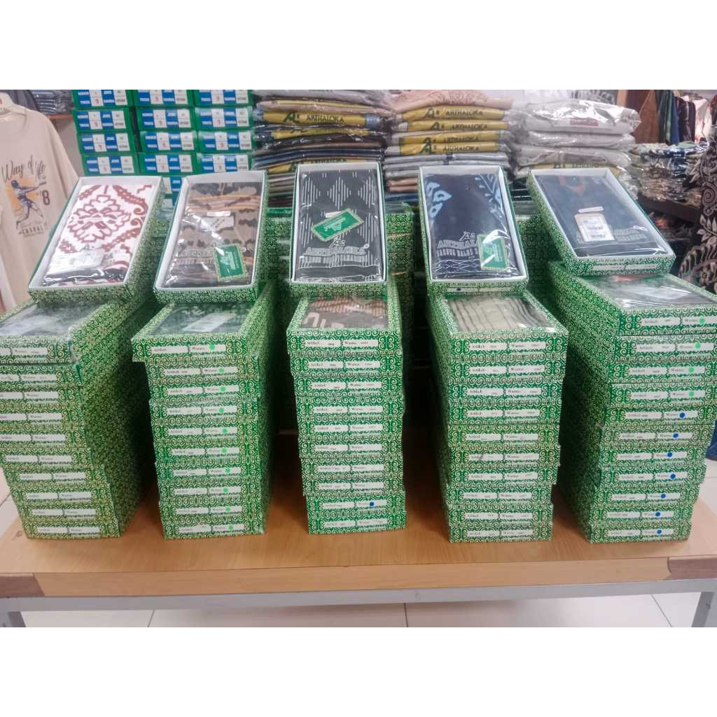 ARTHALOKA | Sarung Wangi--halus Samarinda lArtikel : C423 hitam,hijau,coklat