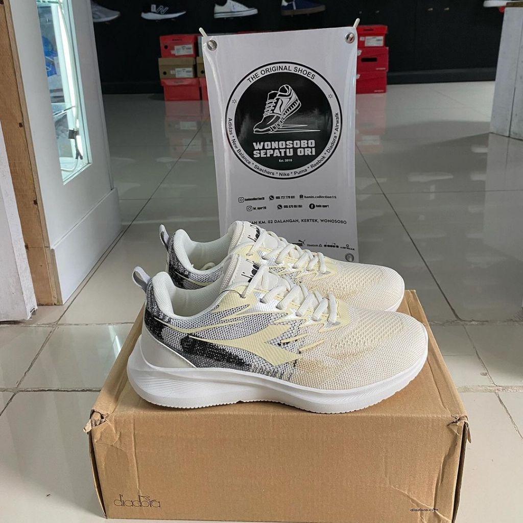 DiadoraGstar - Beige Grey (Men)(Running)  Kode Artikel: DIARU230302G