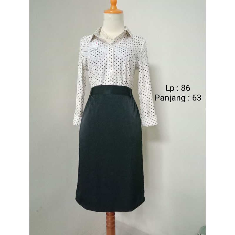 Pakaian/Baju/Celana/Rok/Bawahan Formal/Non Formal/Santai/Rok Panjang/Rok Pendek/Rok Span/Rok Kembang