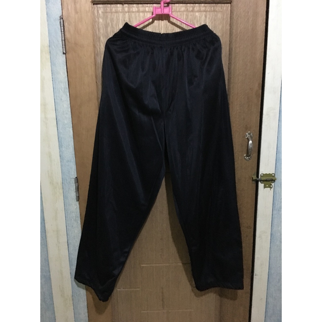 celana olahraga preloved