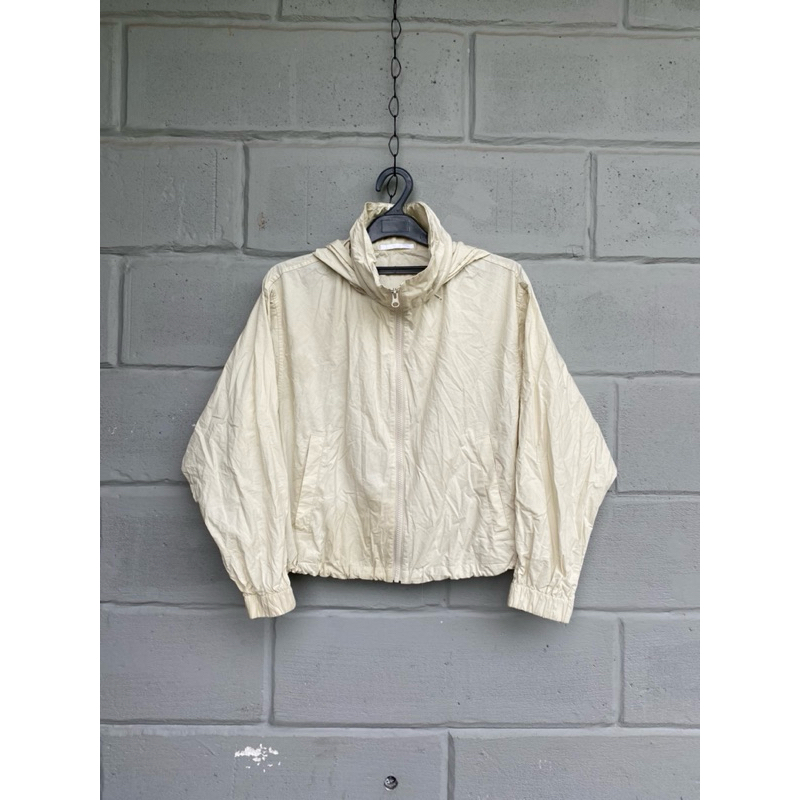 jacket uniqlo,jacket running,second,original