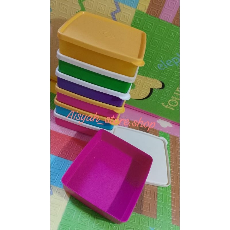 medium square away kotak gepeng Tupperware second