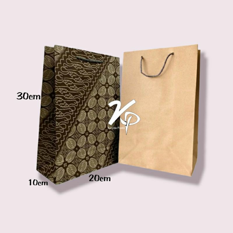 

Paper Bag Tas Kertas Sarung, Tas Kertas Souvenir Hajatan / Songgong (20x10x30)
