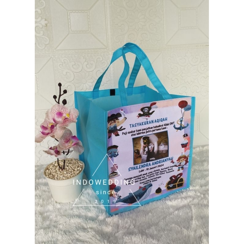 

Tas Aqiqah/Tas Pernikahan/Tas Haul/Tas Hajatan/Tas Tedak Siten/Tas Wedding/Tas Engagement/Totebag/Goodiebag/Tas Jinjing