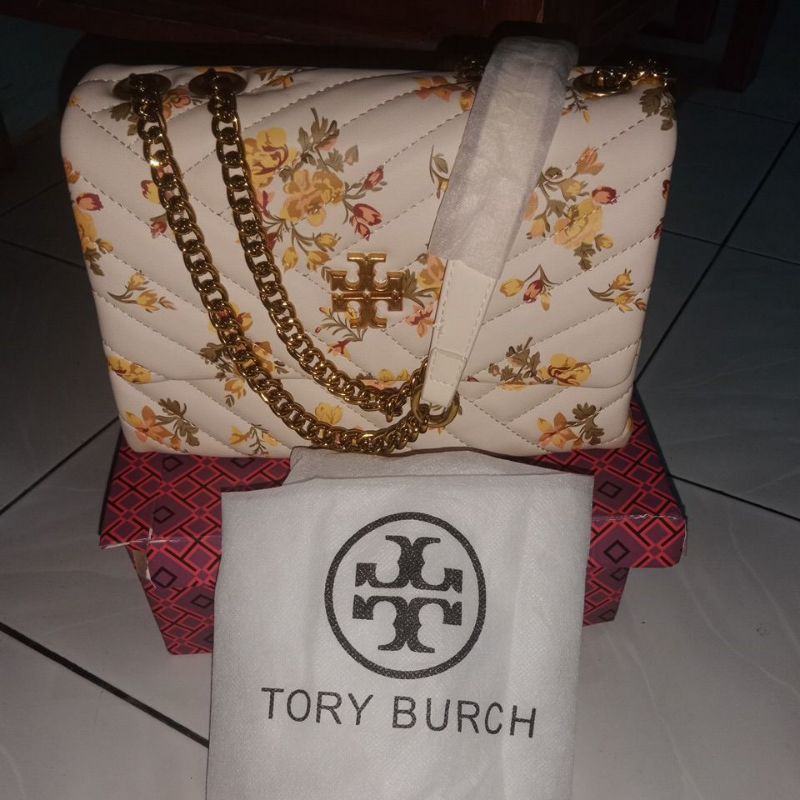 tas selempang merk tory burch