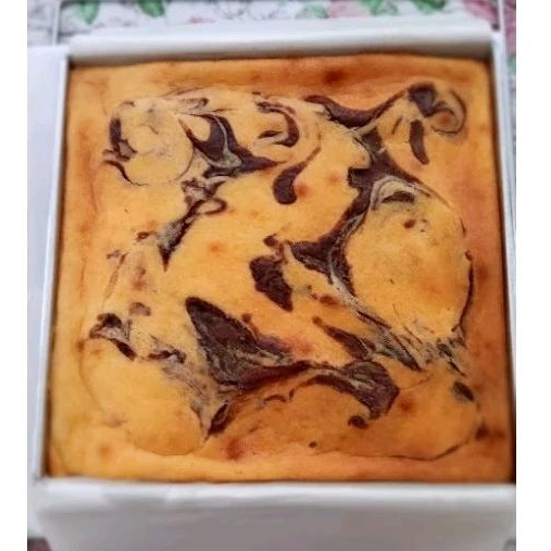 

[FREE CARD] CHEESE BROWNIES UKURAN 20 X 20 / CREAM CHEESE FUDGY BROWNIES