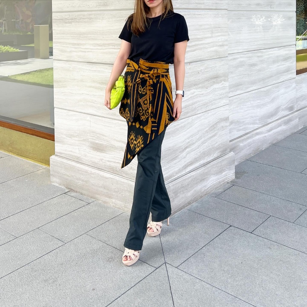 Lausboutique-Obi Tenun Anna-Hanya Obi