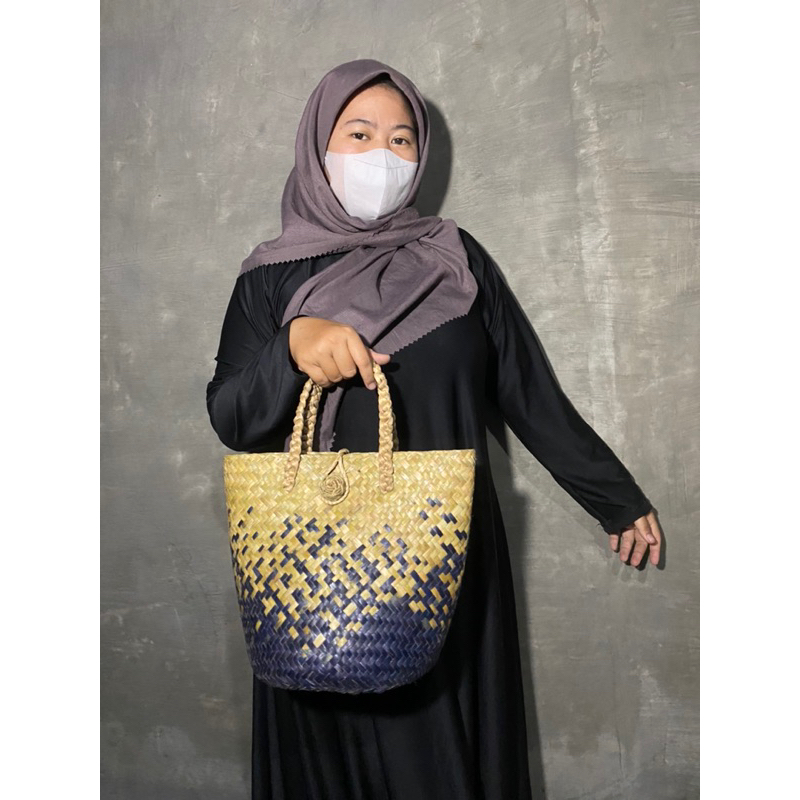 Tas Purun Oval Motif Abstrak