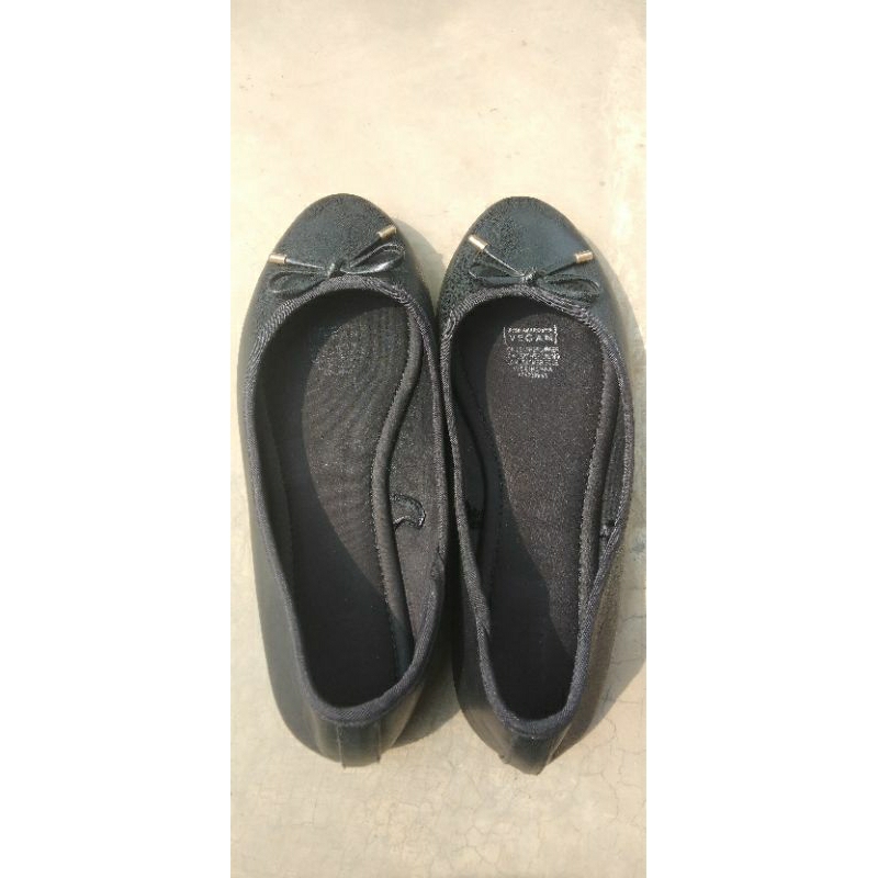 PL Sepatu rubi Hitam no.39