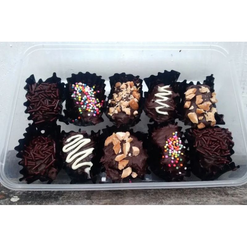 

Kurma Coklat isi 10pc