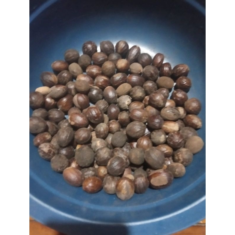 

biji pala ada kulit dapat 2 pcs