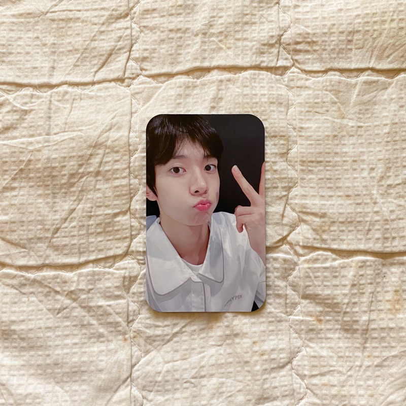 heeseung enhypen neck pillow pc photocard global official