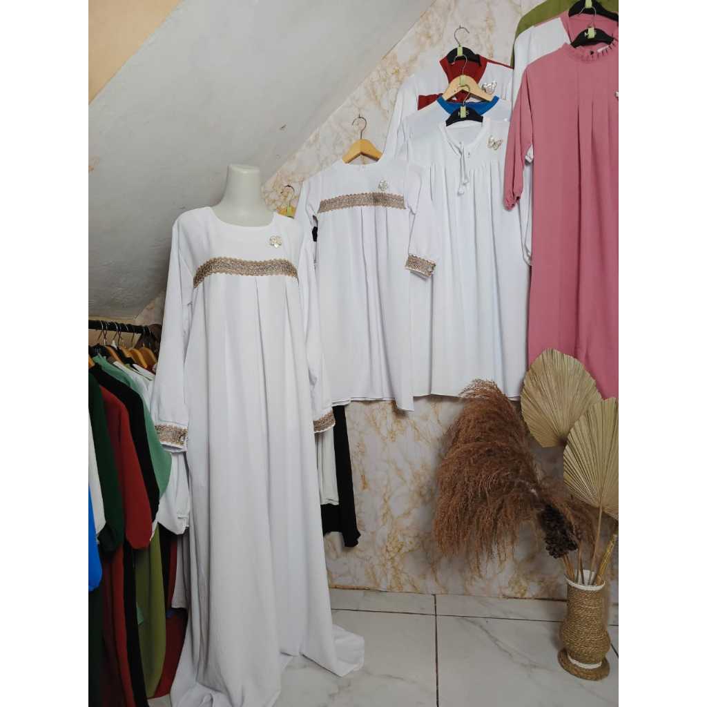 model baju gamis couple ibu dan anak perempuan terbaru crinkle airflow lebaran warna putih LD 110 ab