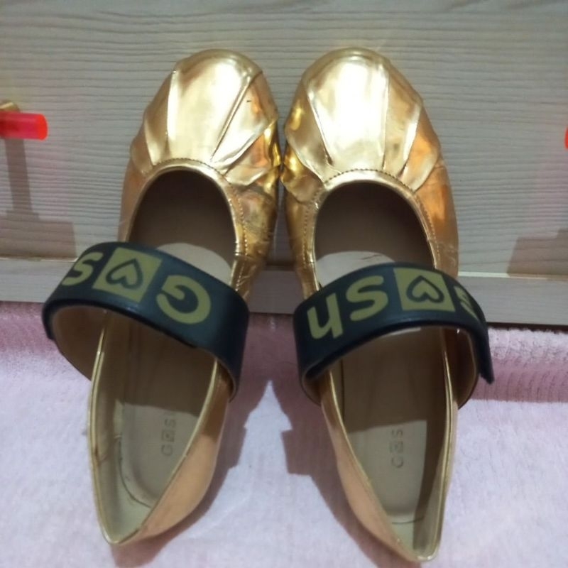sepatu gosh second