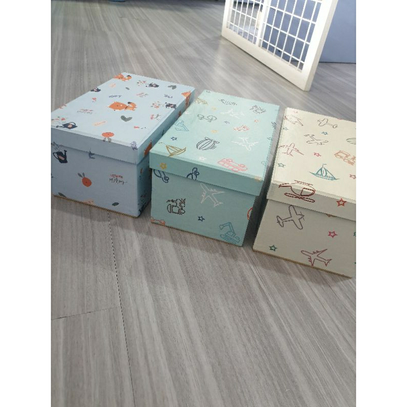 

gift box kartun / gift box motif / kotak kado kartun