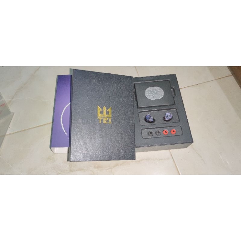 KB EAR Tri Audio Starsea 2BA+1DD BNIB