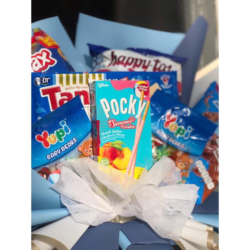 

Custom Bucket snack | Bucket Snack wisuda| Bucket Murah | Bouquet Snack by Vinnie Bouquet & Craft