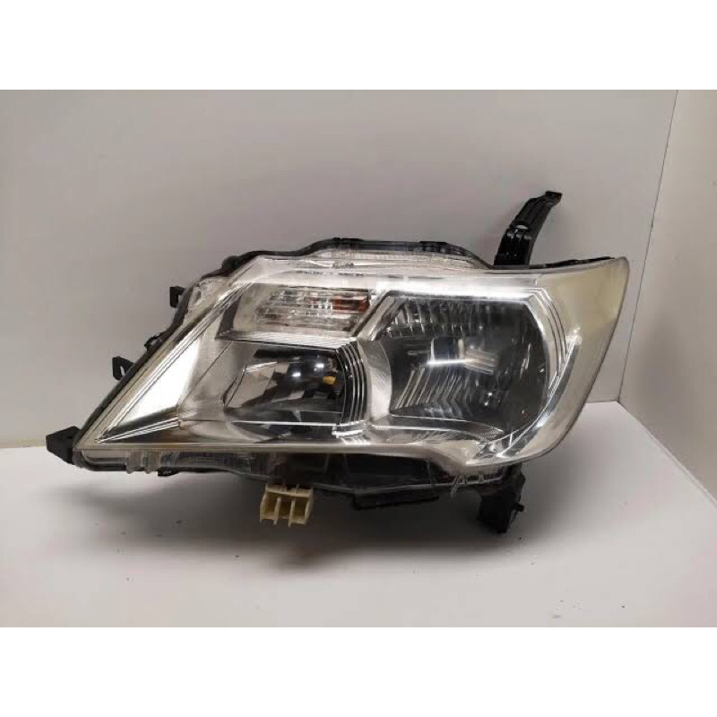 Headlamp Nissan Serena C26