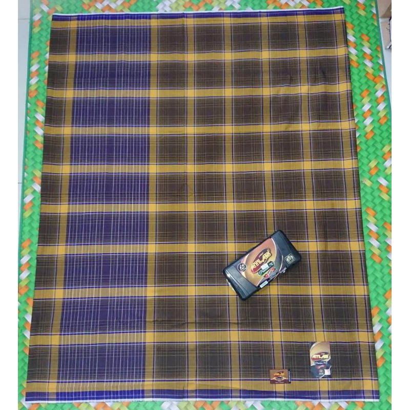 SARUNG ATLAS MOTIF KOTAK