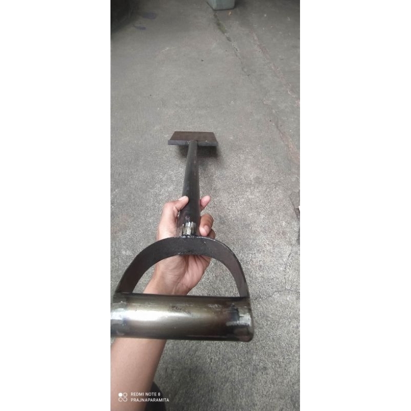 linggis injak lempak baja