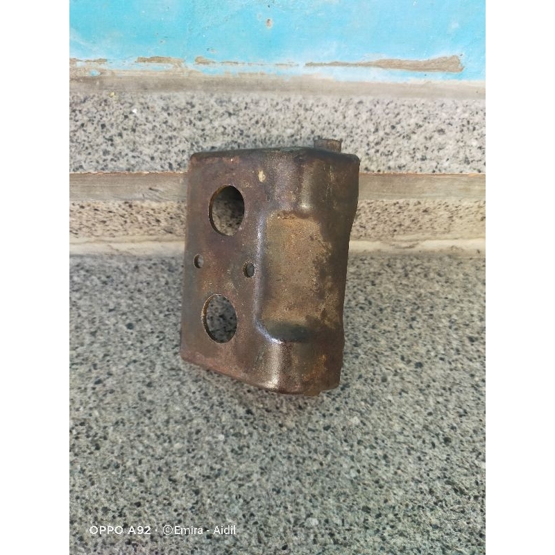 Engsel jok depan Yamaha v80 robot super deluxe excellent